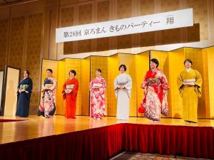 奈良の着付け教室【大和美流着物学院】京ろまんきものパーティー翔　着付け舞