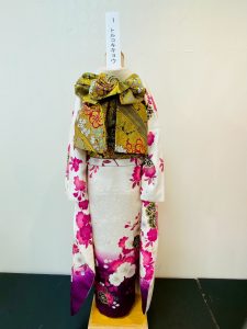 奈良の着付け教室大和美流着物学院「2025創作帯結び」1.トルコキキョウ