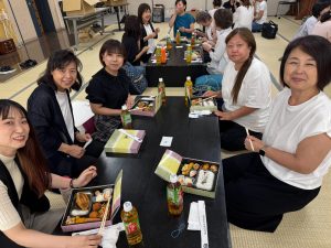奈良教室大和美流着物学院「着装士説明会＆講習会」ランチタイム懇親中