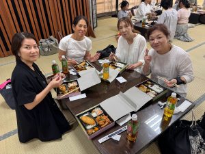 奈良教室大和美流着物学院「着装士説明会＆講習会」ランチタイム懇親中