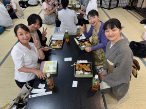 奈良教室大和美流着物学院「着装士説明会＆講習会」ランチタイム懇親中
